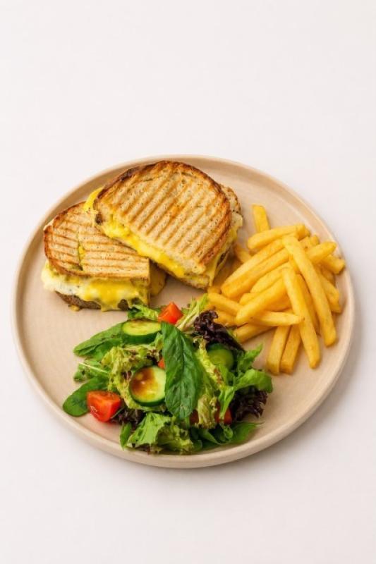 TRIPLE CHEESY TOAST