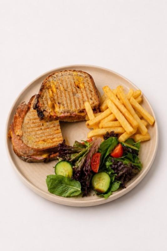 SMOKED BEEF & CHEDDAR TOAST